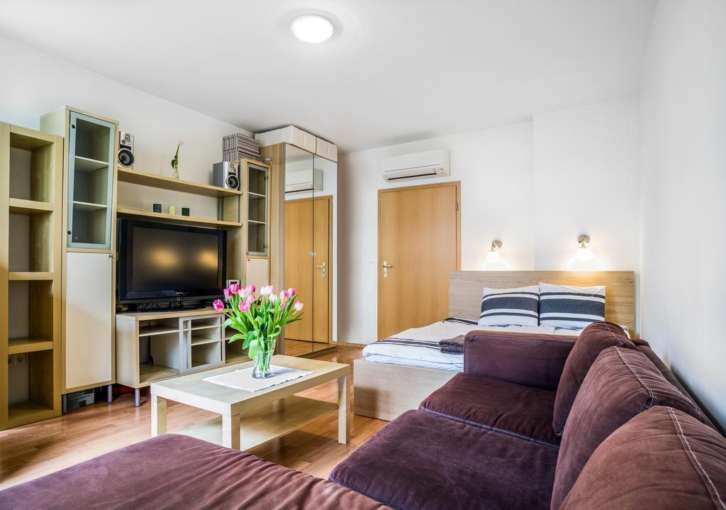 בודפשט Lovely Corvin Apartment מראה חיצוני תמונה